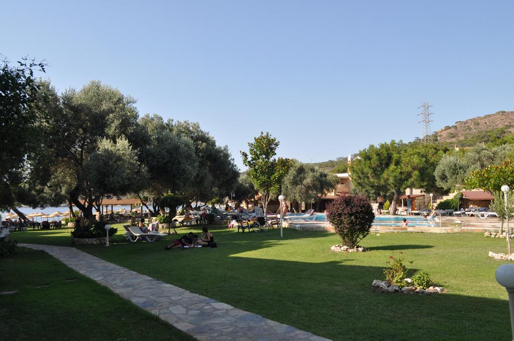 Club Mackerel Holiday Village Foça Eksteriør bilde