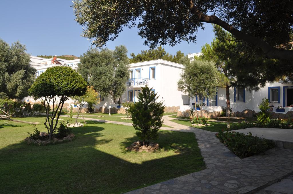 Club Mackerel Holiday Village Foça Eksteriør bilde