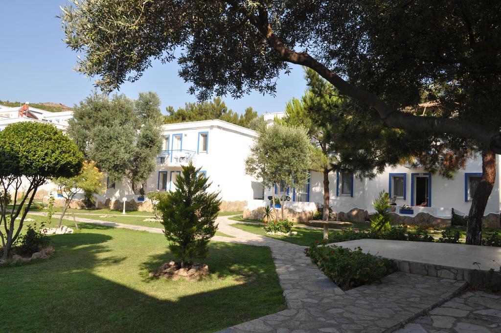 Club Mackerel Holiday Village Foça Eksteriør bilde
