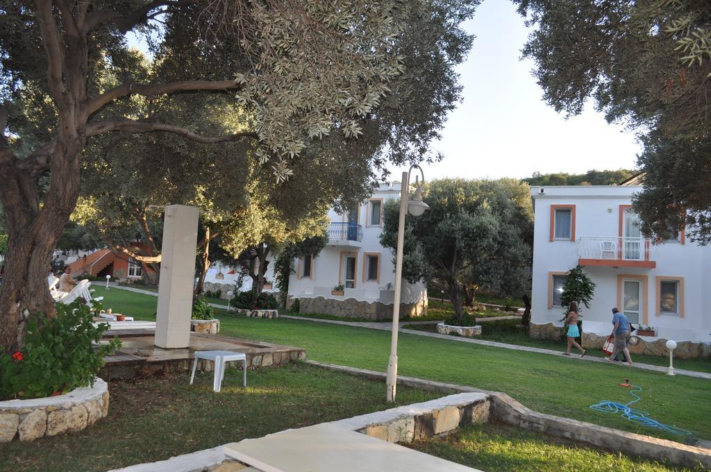Club Mackerel Holiday Village Foça Eksteriør bilde