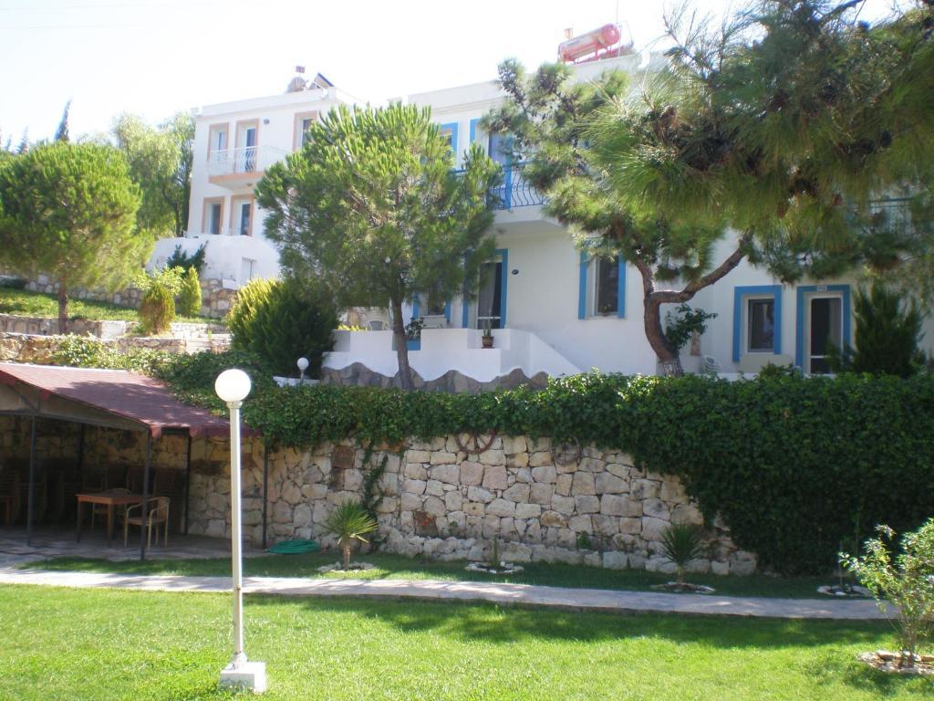 Club Mackerel Holiday Village Foça Eksteriør bilde