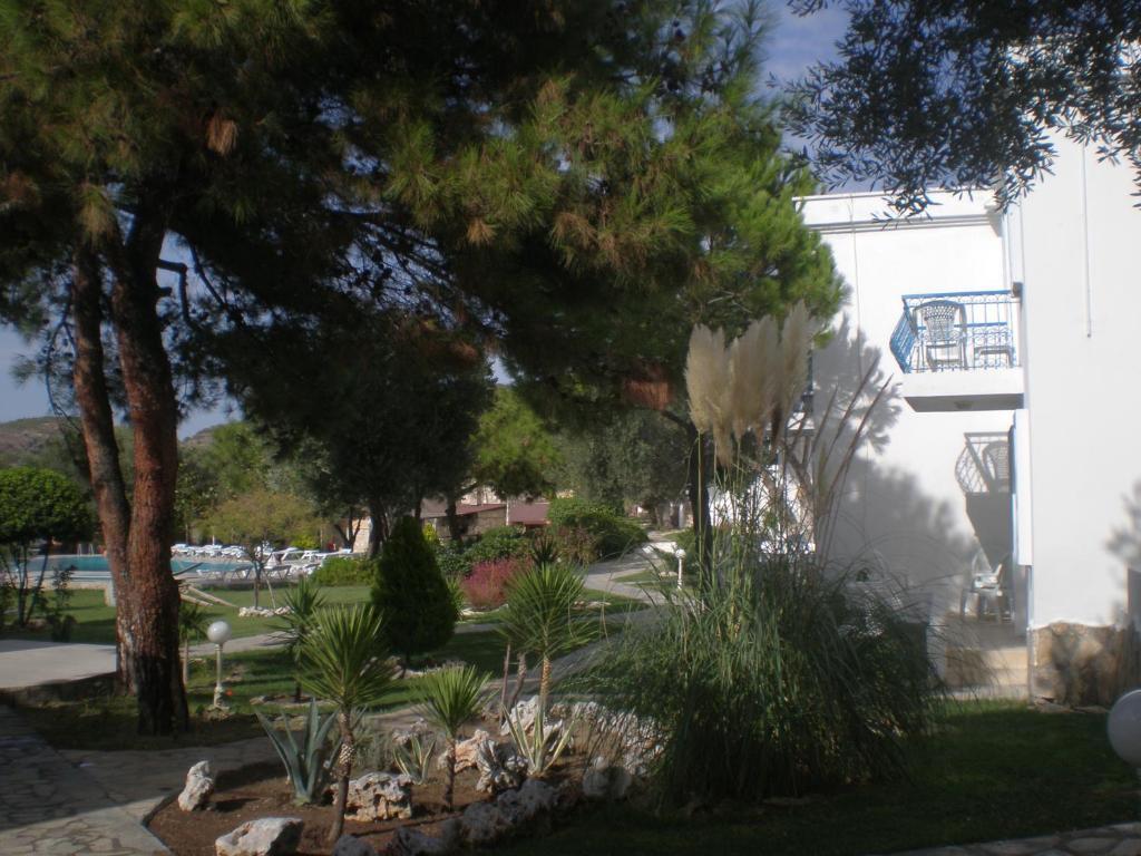 Club Mackerel Holiday Village Foça Eksteriør bilde