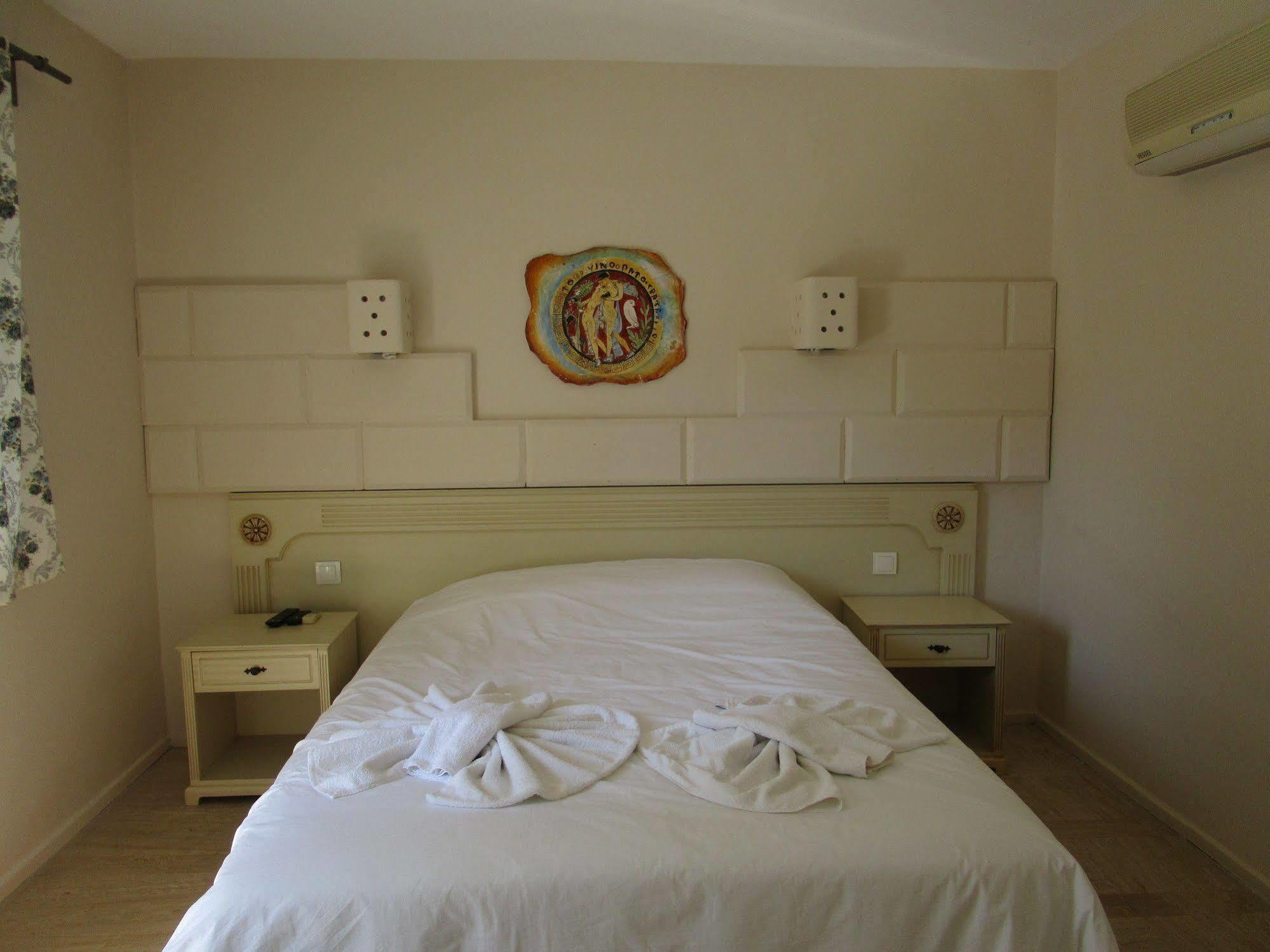 Club Mackerel Holiday Village Foça Eksteriør bilde