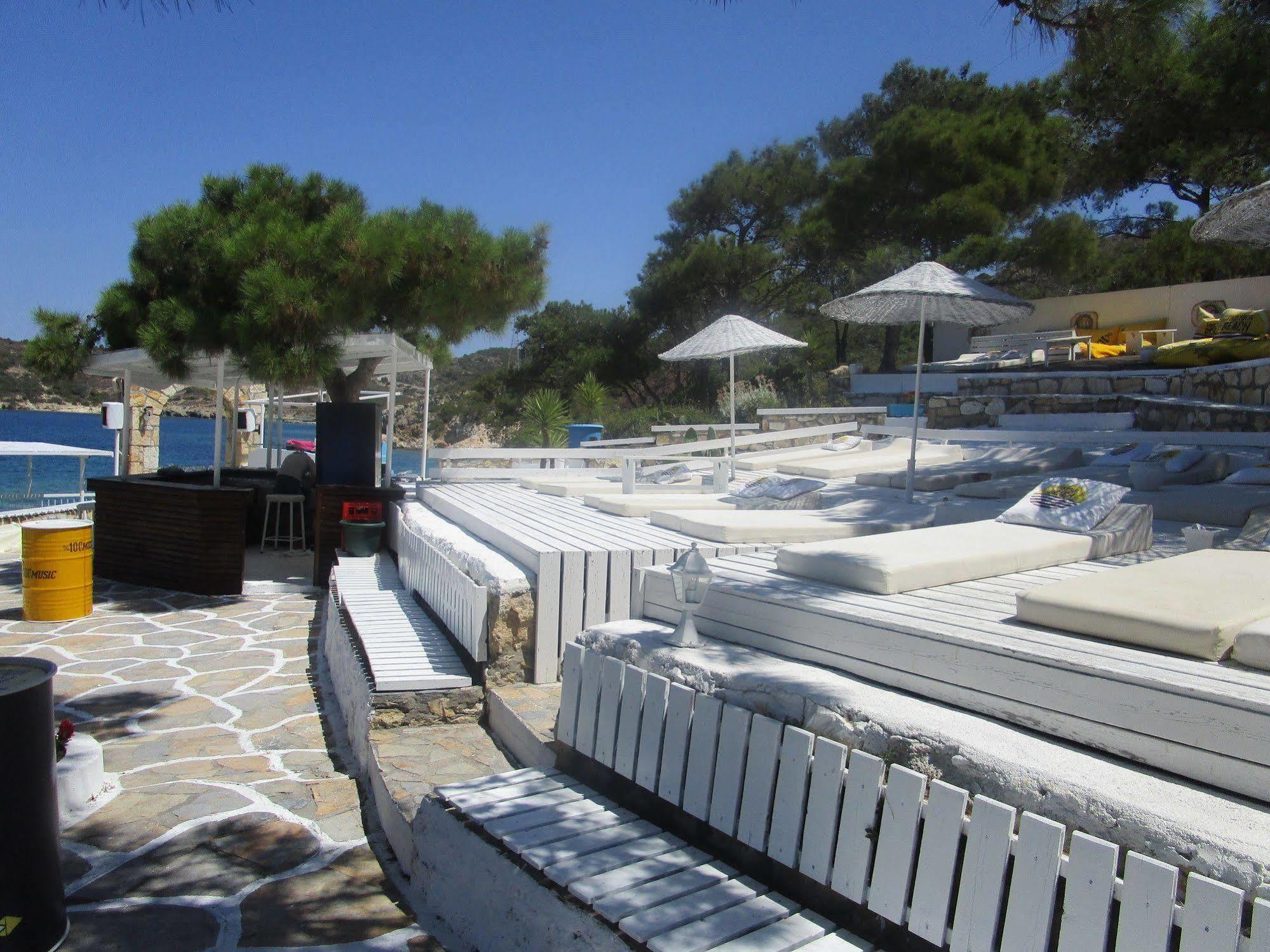 Club Mackerel Holiday Village Foça Eksteriør bilde